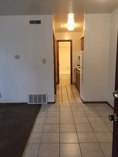 56 E Lane Ave 1BR