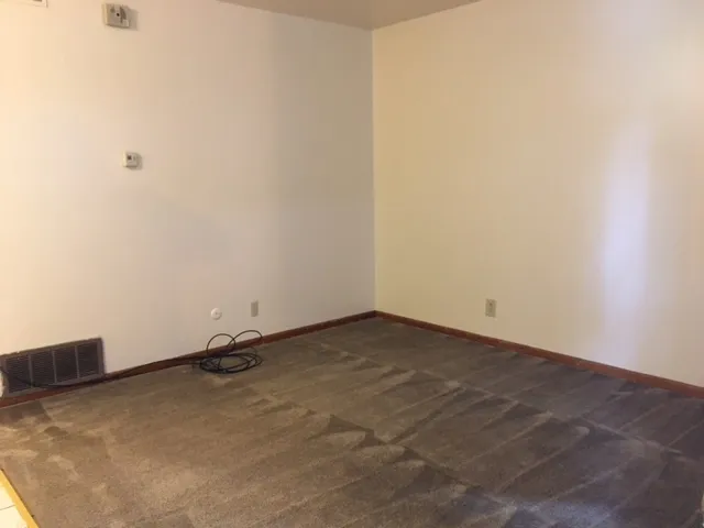 56 E Lane Ave 1BR