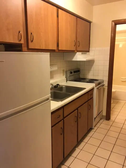 56 E Lane Ave 1BR