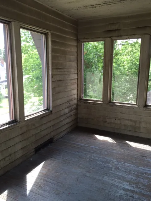56 W Northwood Ave