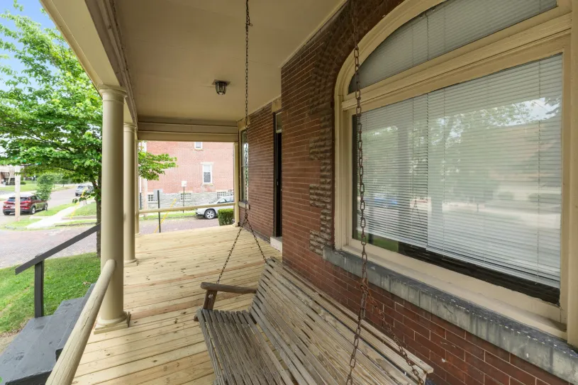 315 W 8th Ave