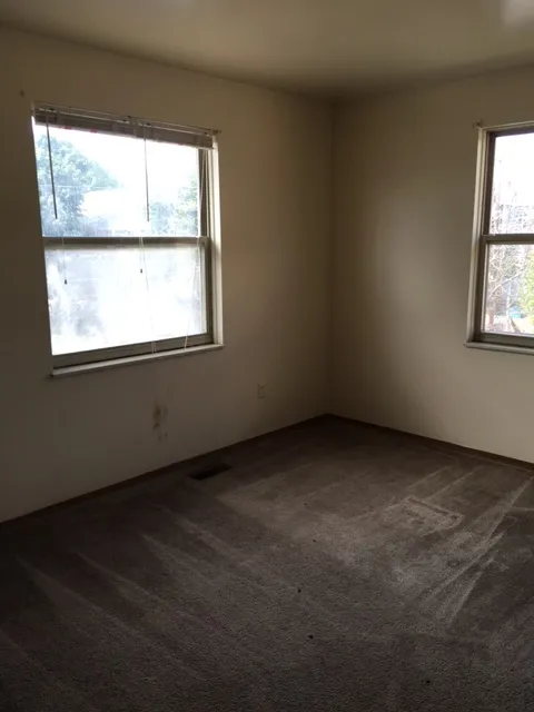 63 E 14th Ave 5BR
