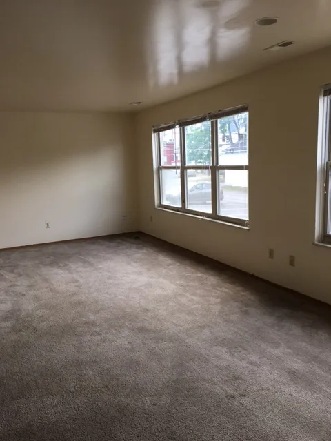 63 E 14th Ave 5BR