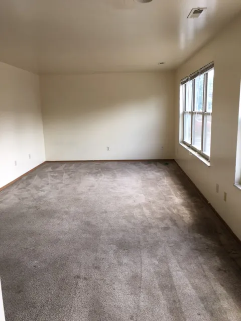 63 E 14th Ave 5BR