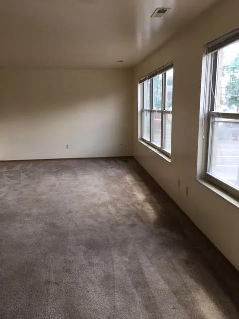 63 E 14th Ave 5BR