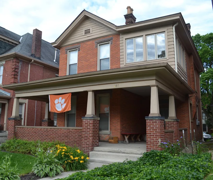 685 Dennison Ave