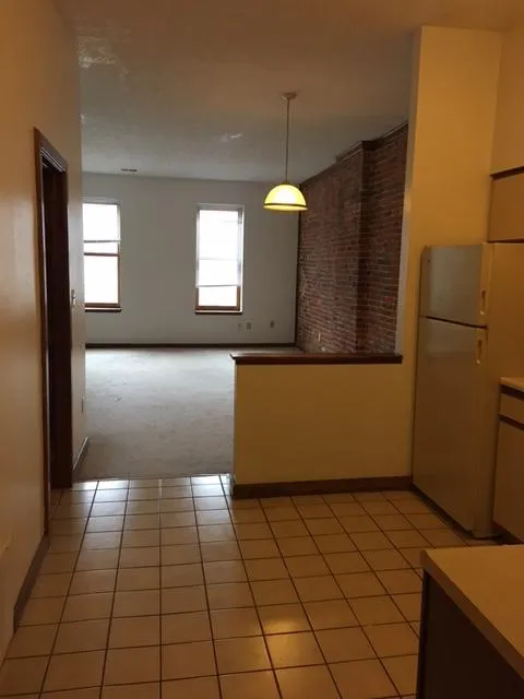687 N High St ~ 2G