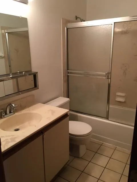 687 N High St ~ 2G