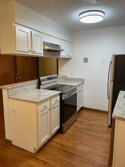 687 N High St Apt 2D
