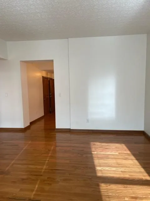 687 N High St Apt 2D