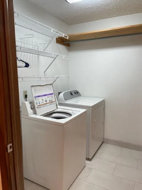 687 N High St Apt 2D