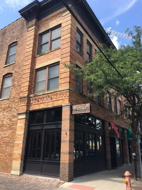 687 N High St Apt 2E