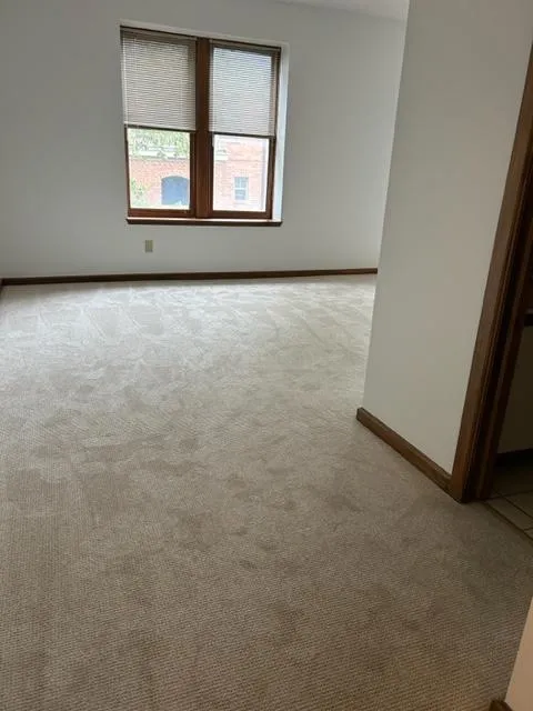 687 N High St Apt 2E