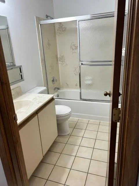 687 N High St Apt 2E