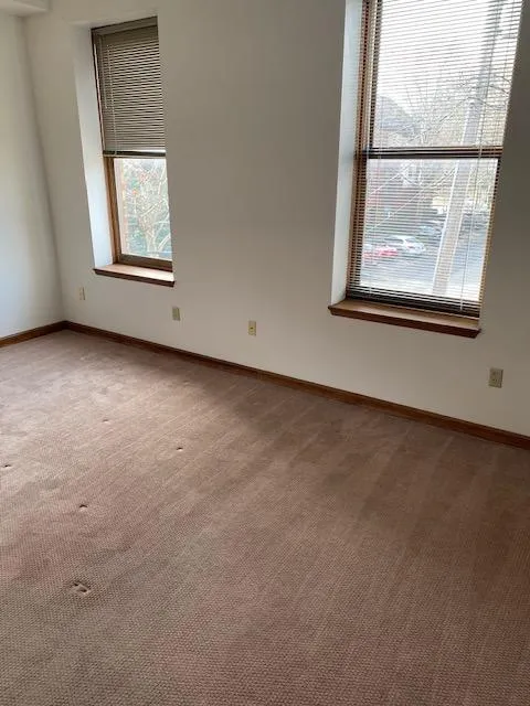 687 N High St Apt 2H