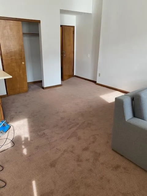 687 N High St Apt 2H