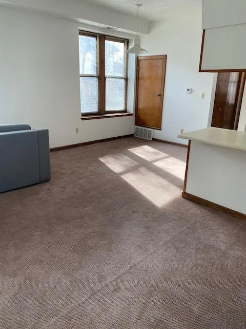 687 N High St Apt 2H