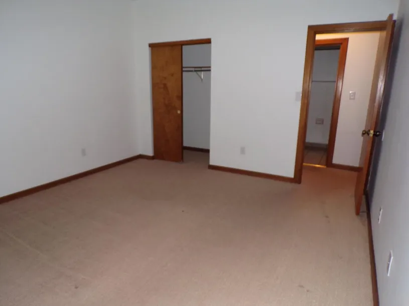 687 N High St Apt 3D