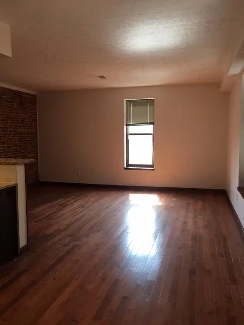687 N High St Apt 3F