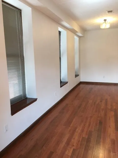 687 N High St Apt 3F