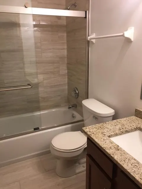 687 N High St Apt 3F