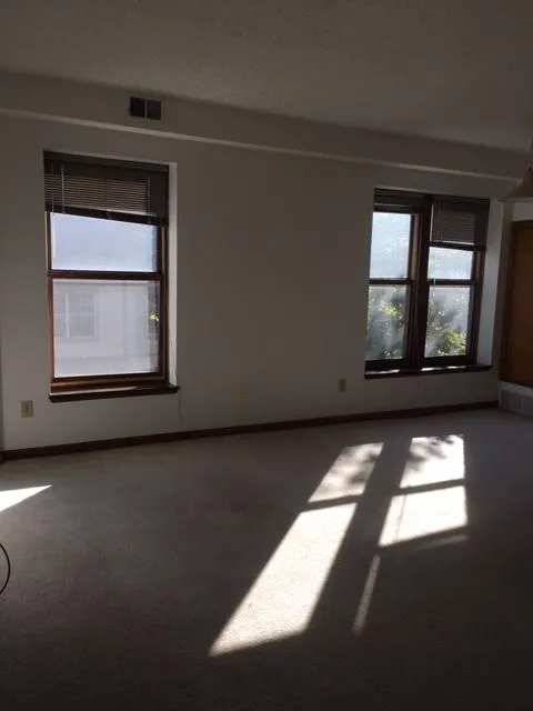 687 N High st Apt 3H