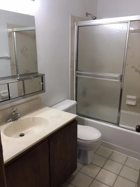 687 N High st Apt 3H