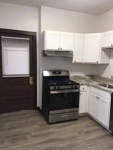 691 Dennison Ave apt B