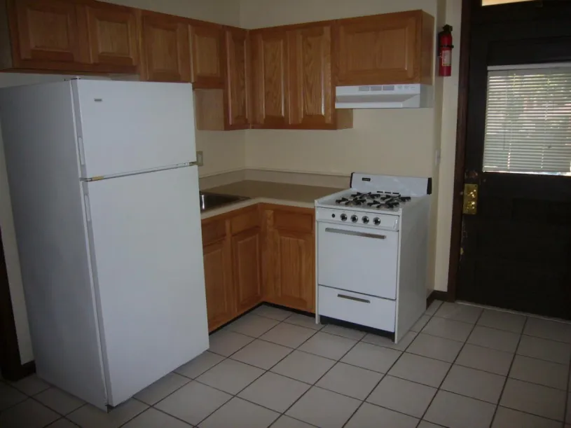 693 Dennison Ave apt B