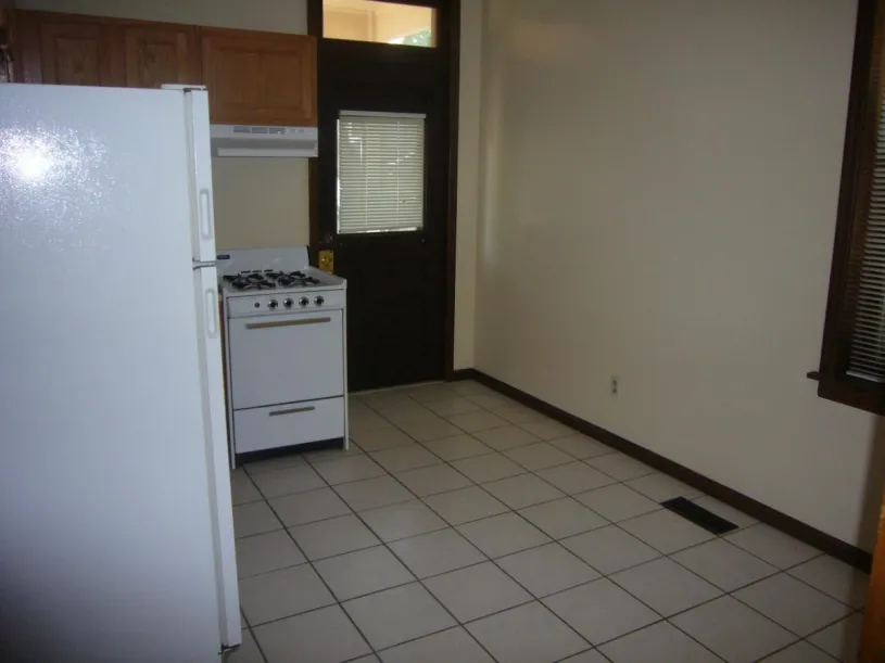 693 Dennison Ave apt B