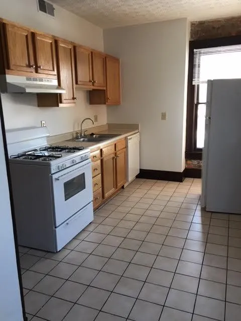 693 Dennison Ave Apt C