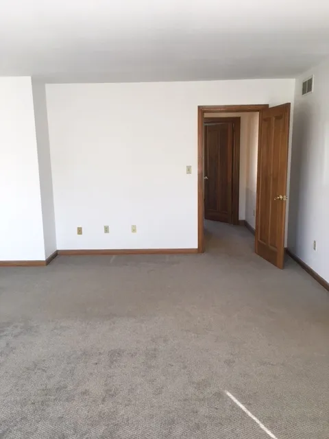 74 Hubbard Ave
