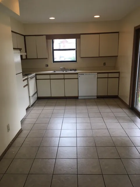 78 W 10th Ave Apt C 4BR