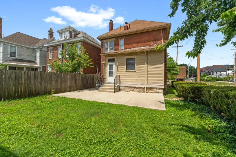 315 W 8th Ave