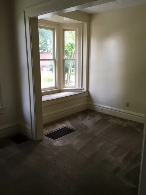 83 E 14th Ave