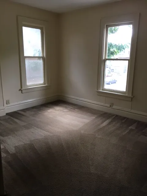 83 E 14th Ave