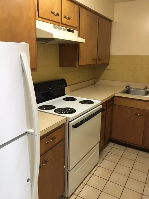 83 E 14th Ave