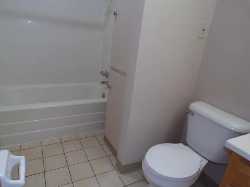 855 Chambers Rd Apt A ~ Studio 