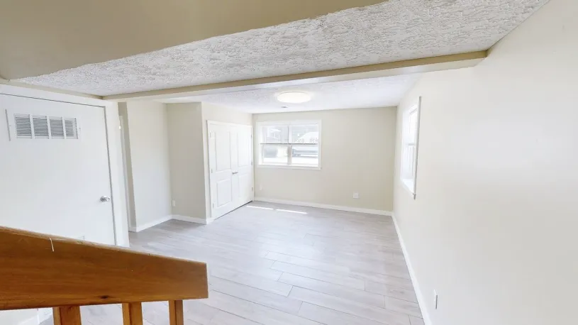 87 E 14th Ave Apt C ~ Newly renovated 