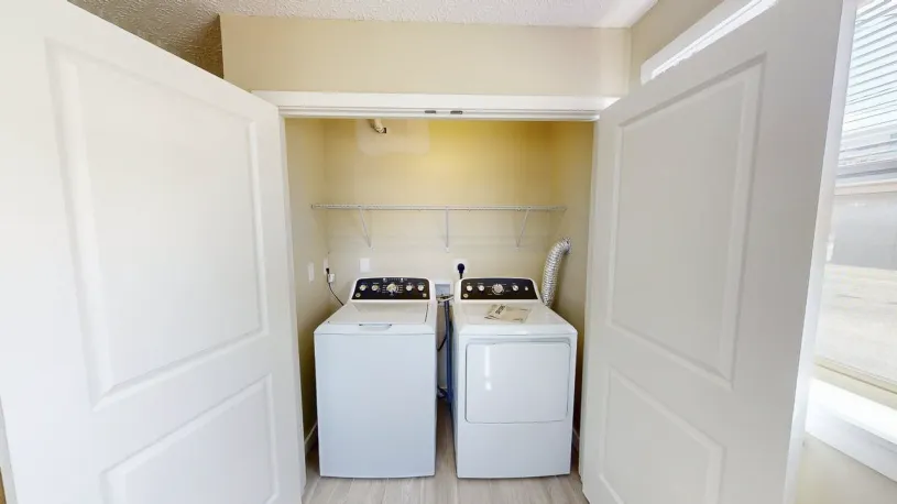 87 E 14th Ave Apt C ~ Newly renovated 