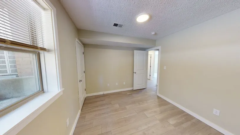 87 E 14th Ave Apt C ~ Newly renovated 