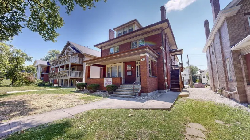 87 E 14th Ave Apt C ~ Newly renovated 