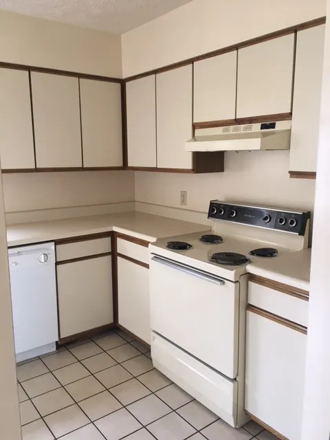87 E 14th Ave Apt D ~ 5BR