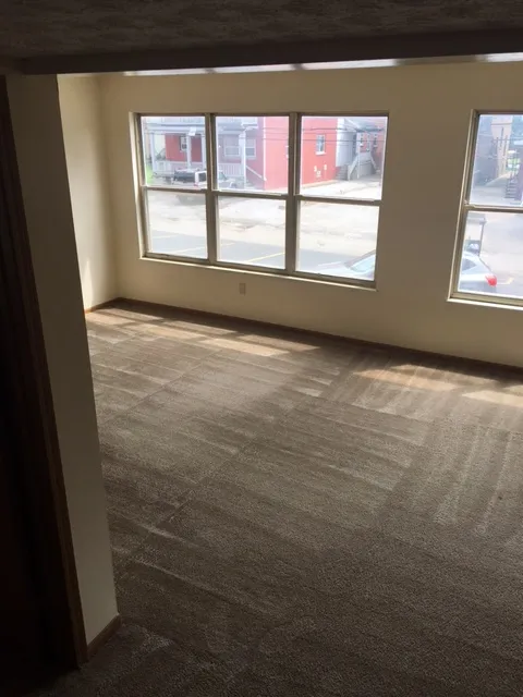 87 E 14th Ave Apt D ~ 5BR