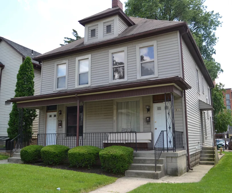 89 W Norwich Ave