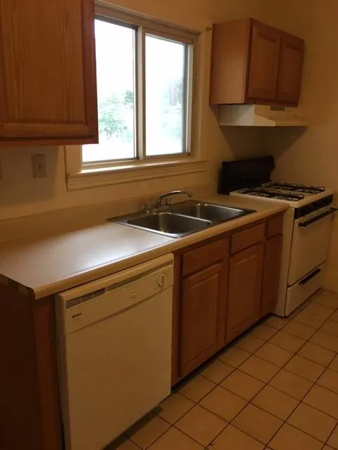 89 W Norwich Ave