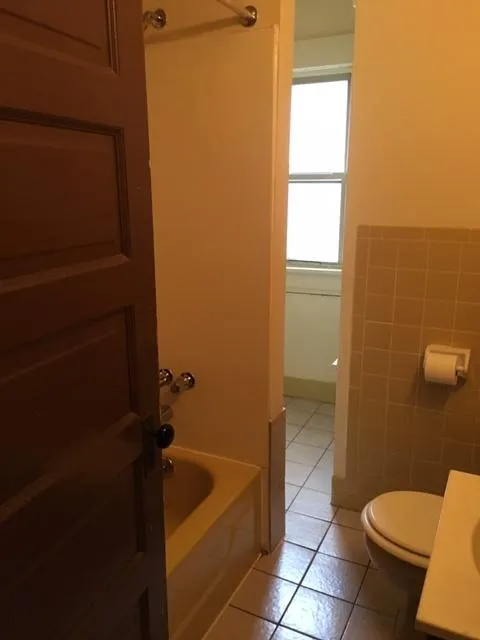 89 W Norwich Ave