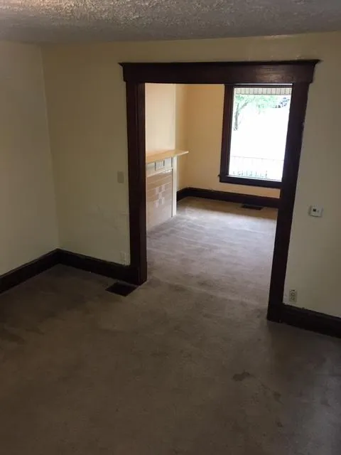 89 W Norwich Ave