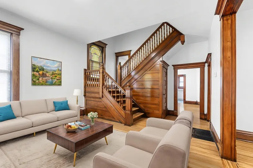 315 W 8th Ave