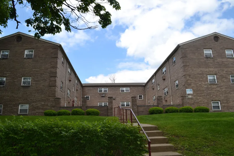 90 E 14th Ave 1BR